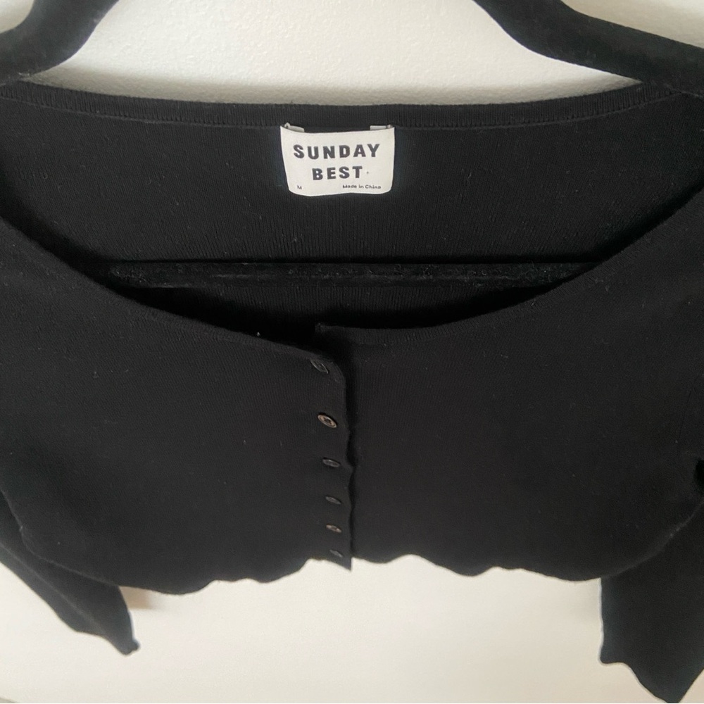 Aritzia Sunday Best Izzy Cardigan Cropped Button Up Black size Medium - Picture 6 of 8